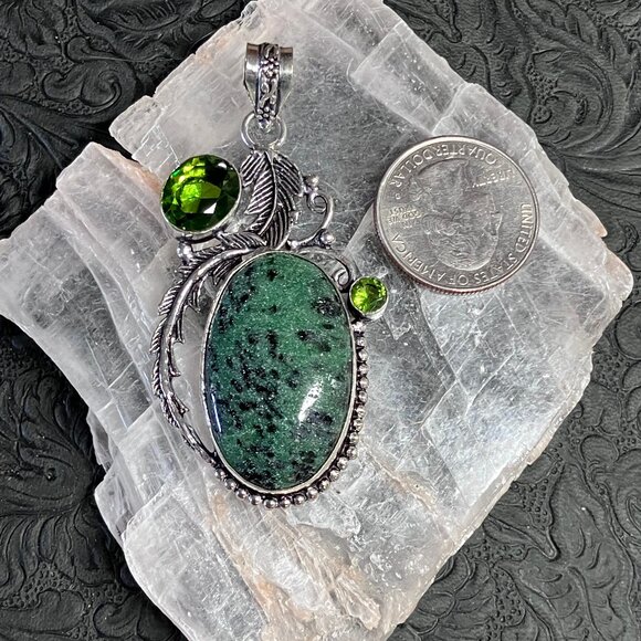 Sparkly Saualpite Zoisite Peridot Feather Pendant Stone Crystal Jewelry - Picture 5 of 6